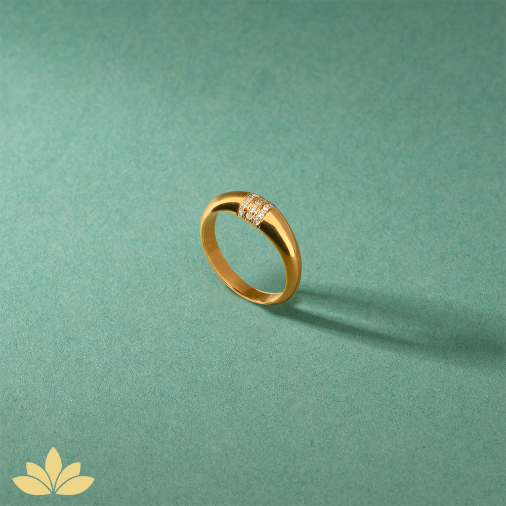 Small Dome Ring with Three Embellished Lines